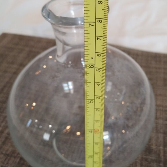 Liquor Glass Decanter with Frosted Sphere Ball Stopper - Picture 5 of 6